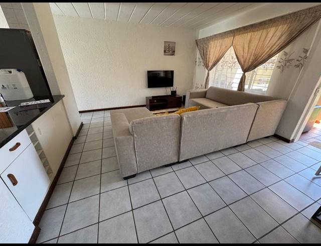 2 BEDROOM TOWNHOUSE FOR SALE IN GLEN MARAIS